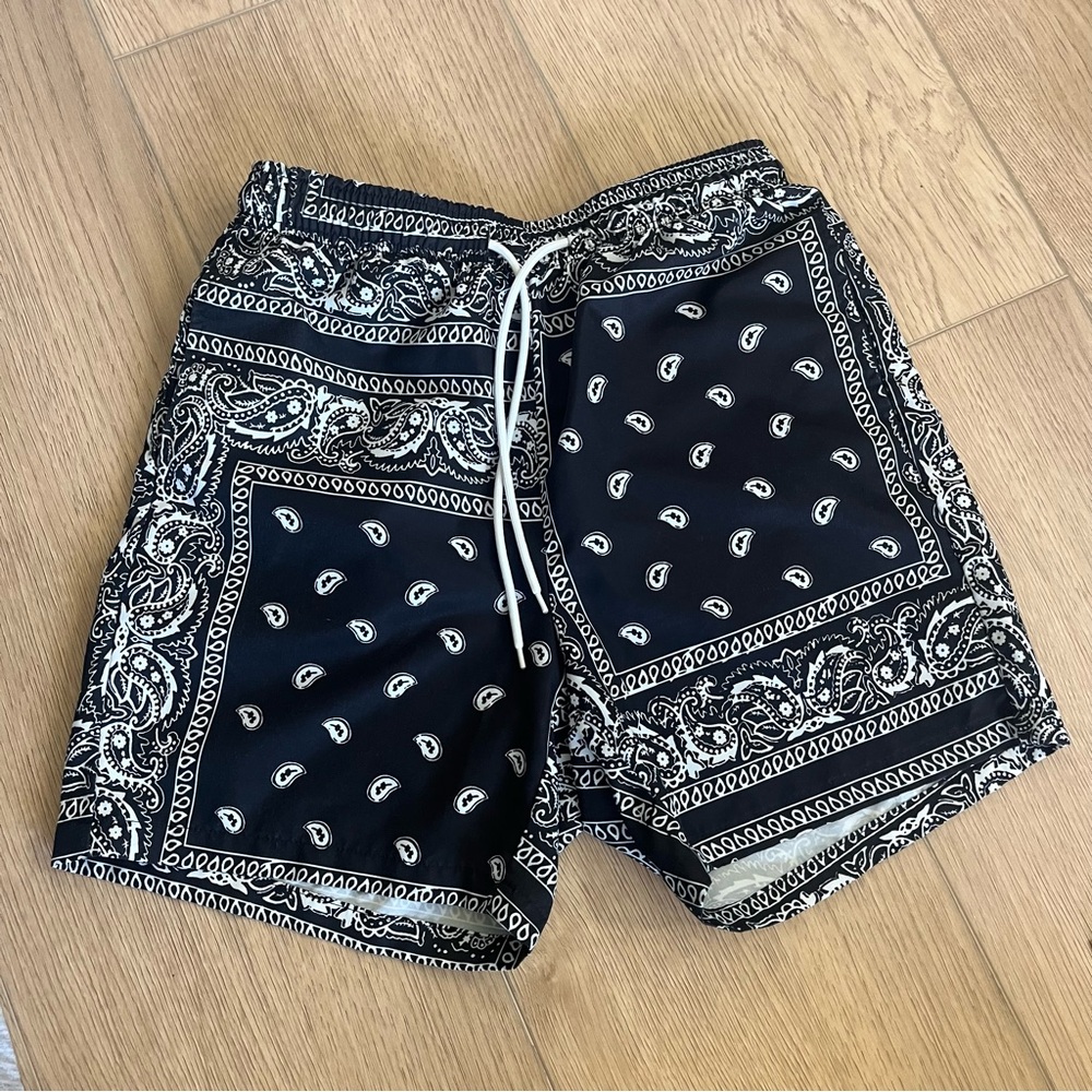 SHEIN Black and White Bandana Shorts Men’s Small